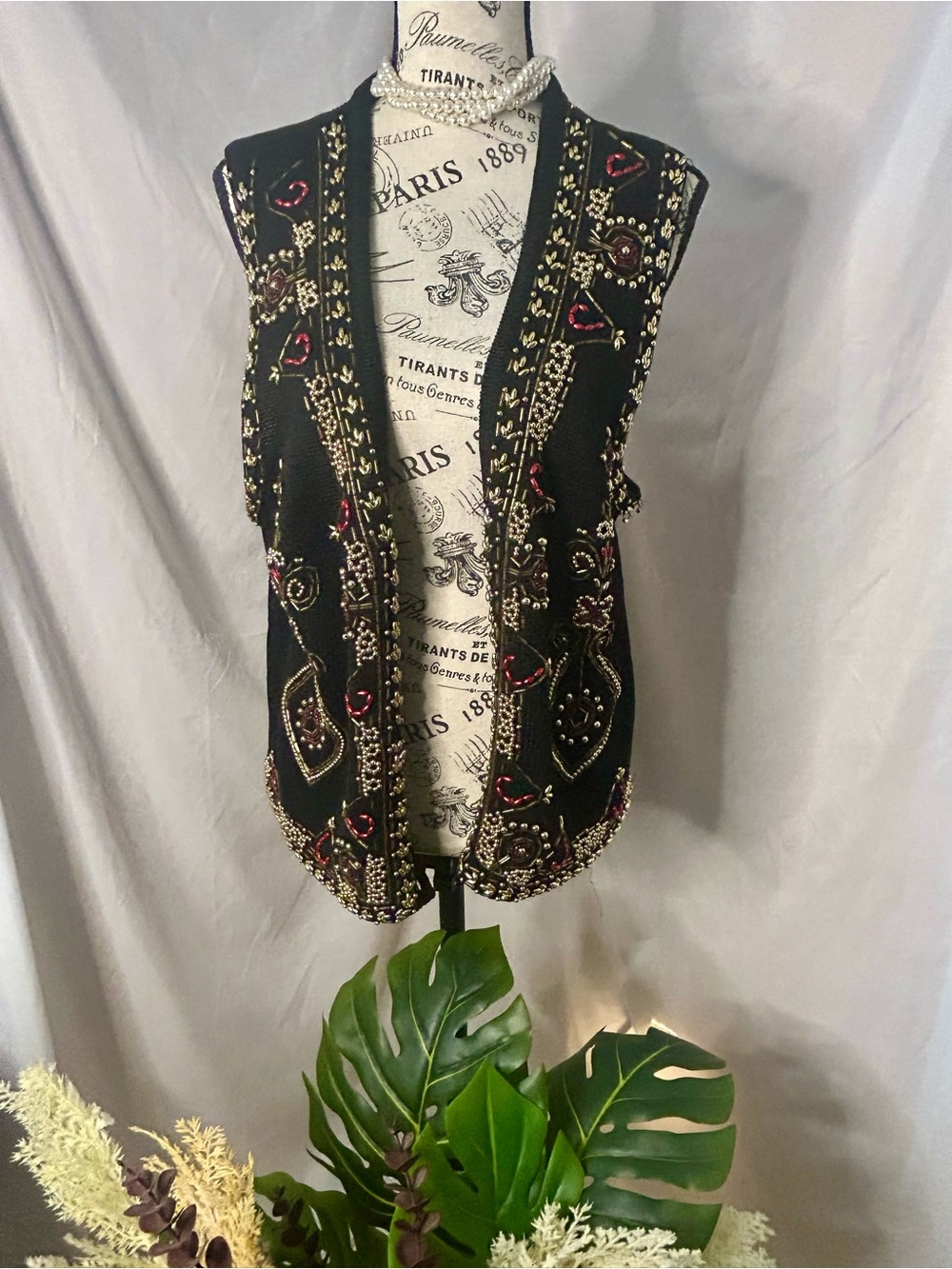 VTG Artsy Oldmoney Classy SML Sport Black Beaded Embellished button up Vest